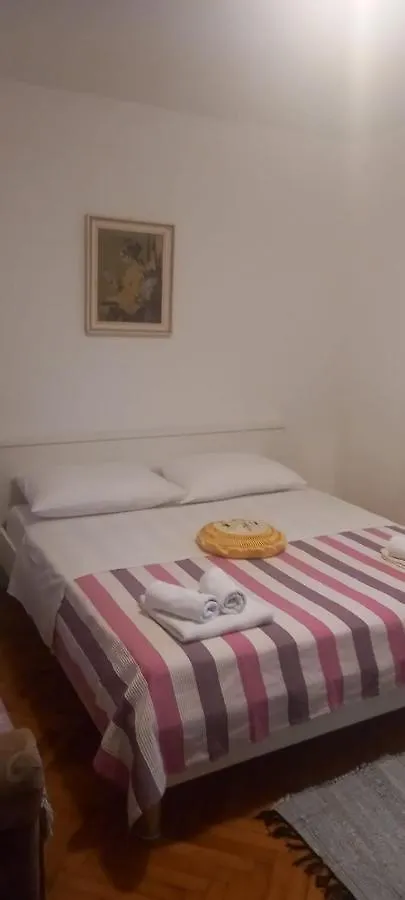 Guest House Ana 0*, Split